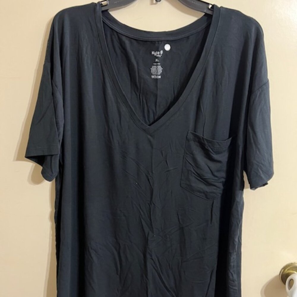 Kyte Baby Women’s Relaxed Fit V-Neck in Midnight XL